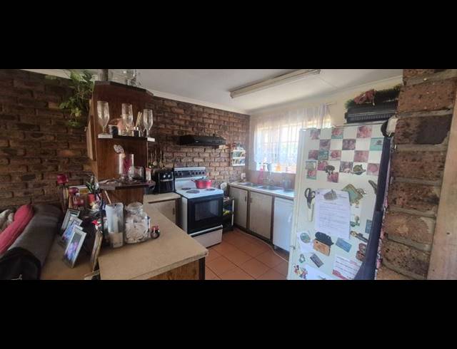 2 BEDROOM TOWNHOUSE FOR SALE IN WITPOORTJIE